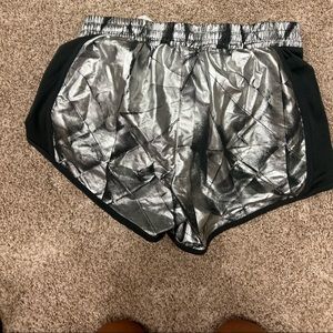 Under Armour  metallic athletic short